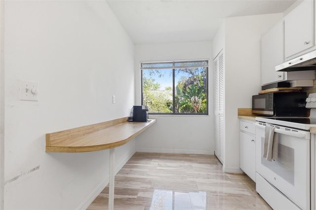 1628 CLOWER CREEK DRIVE 225, Sarasota, FL 34231