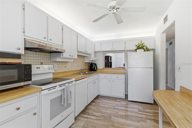 1628 CLOWER CREEK DRIVE 225, Sarasota, FL 34231