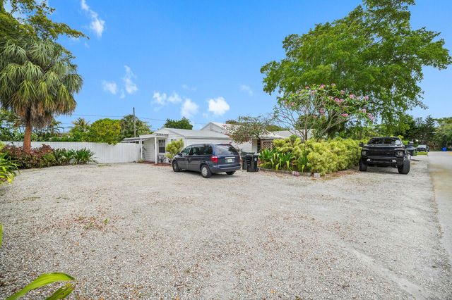 1005 NE 17th Street, Fort Lauderdale, FL 33305
