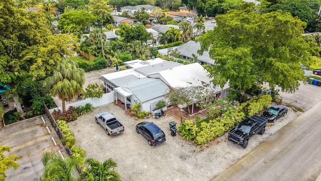 1005 NE 17th Street, Fort Lauderdale, FL 33305