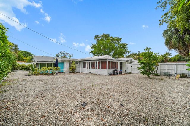1005 NE 17th Street, Fort Lauderdale, FL 33305