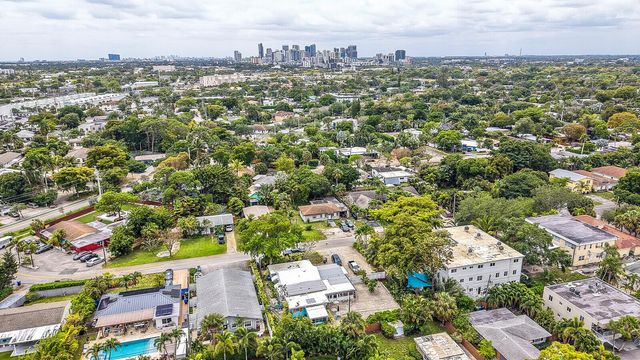1005 NE 17th Street, Fort Lauderdale, FL 33305