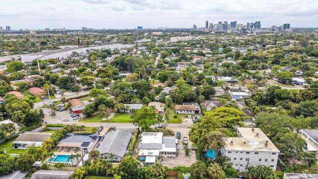 1005 NE 17th Street, Fort Lauderdale, FL 33305