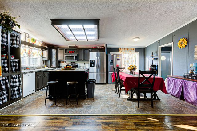 505 Jennings Knob Rd, Vine Grove, KY 40175