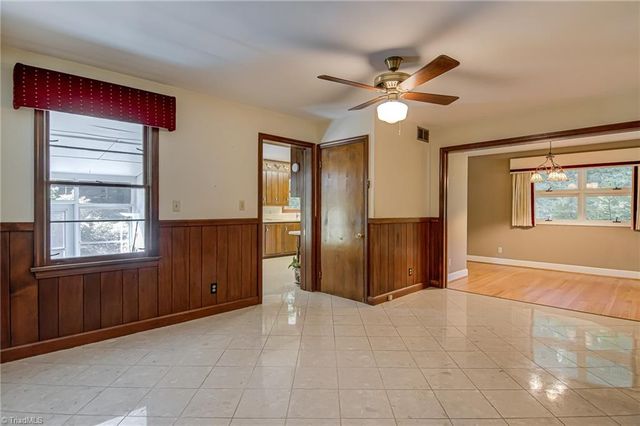3660 Lakeview Drive, Pfafftown, NC 27040