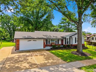 5760 Birch Hollow Drive, St Louis, MO 63129