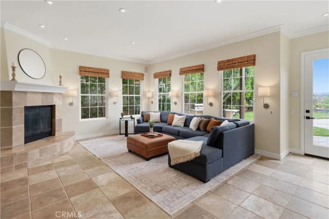 24705 Tiburon, Valencia, CA 91355