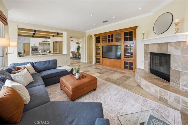 24705 Tiburon, Valencia, CA 91355