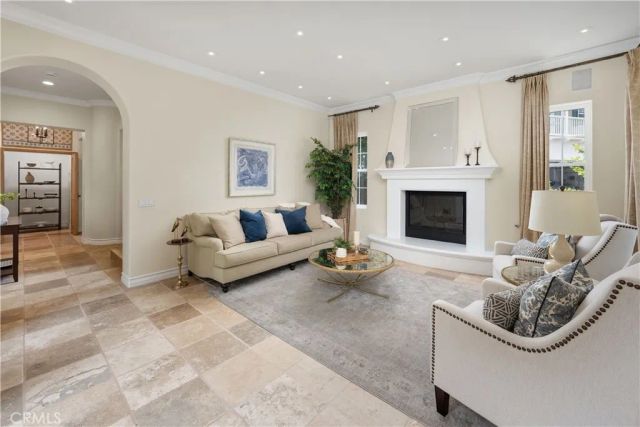 24705 Tiburon, Valencia, CA 91355