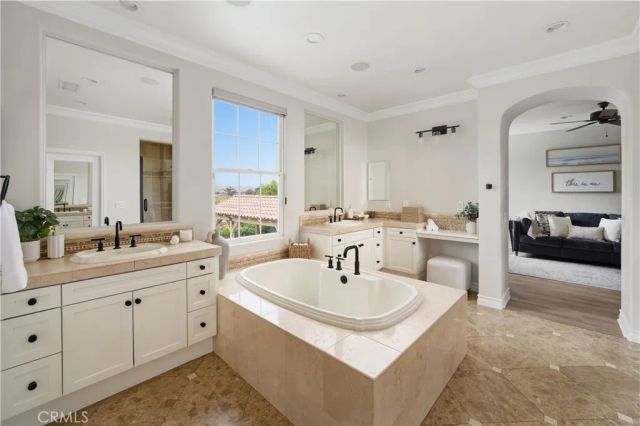 24705 Tiburon, Valencia, CA 91355
