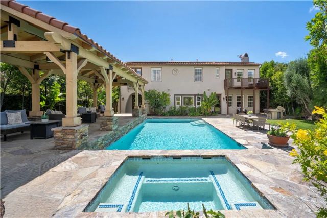 24705 Tiburon, Valencia, CA 91355
