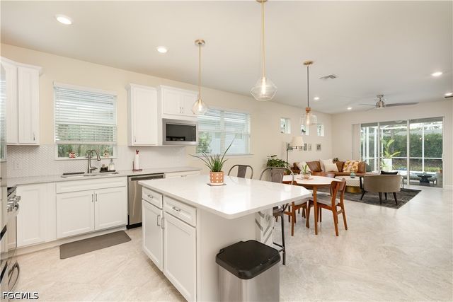 10779 Manatee Key LN, Estero, FL 33928