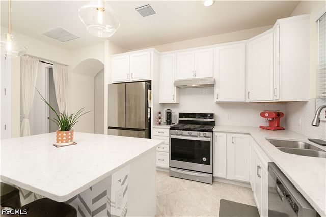 10779 Manatee Key LN, Estero, FL 33928