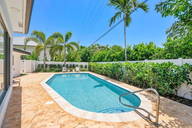 2800 NE 21st Court, Fort Lauderdale, FL 33305