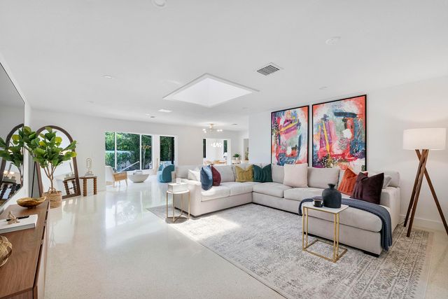2800 NE 21st Court, Fort Lauderdale, FL 33305