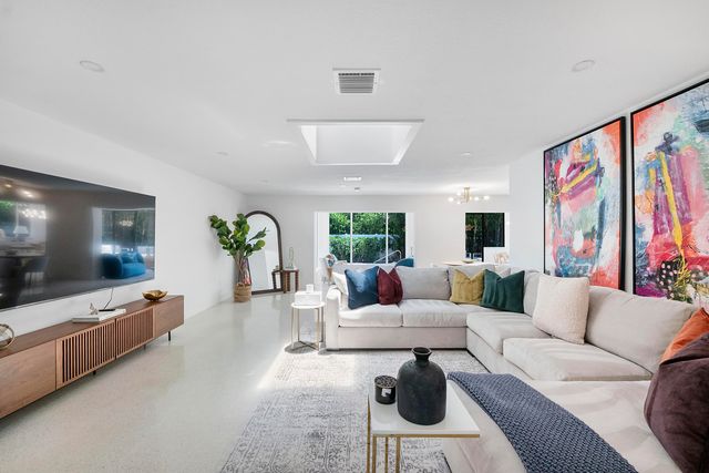2800 NE 21st Court, Fort Lauderdale, FL 33305