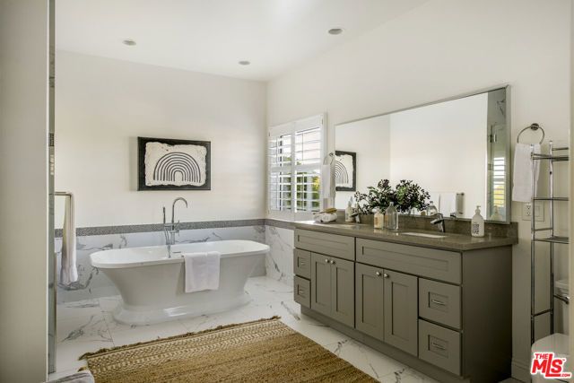 15330 Del Gado Drive, Sherman Oaks, CA 91403