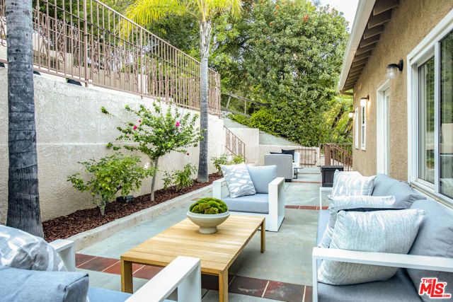 15330 Del Gado Drive, Sherman Oaks, CA 91403