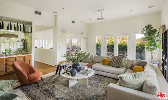 15330 Del Gado Drive, Sherman Oaks, CA 91403