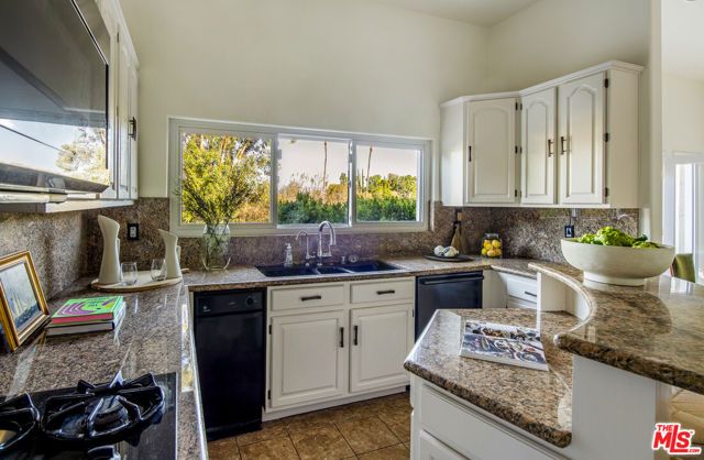 15330 Del Gado Drive, Sherman Oaks, CA 91403