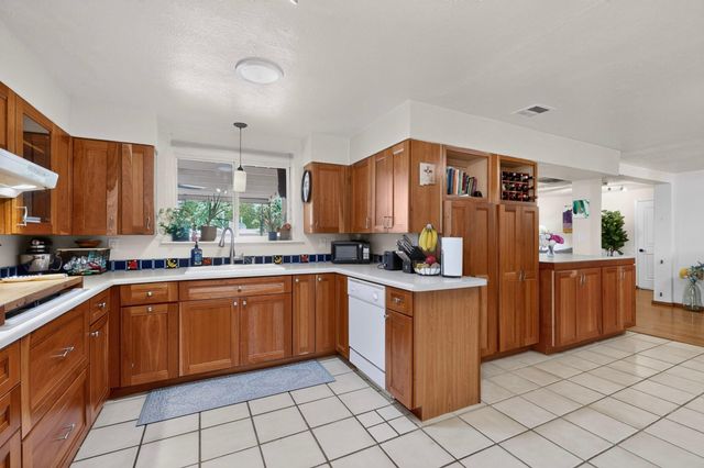 3405 Cardenas Drive NE, Albuquerque, NM 87110