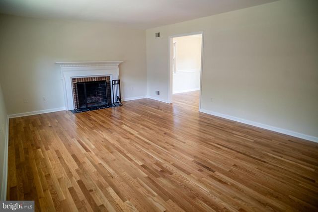 5012 LARNO DR, Alexandria, VA 22310