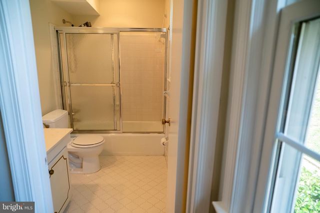 5012 LARNO DR, Alexandria, VA 22310