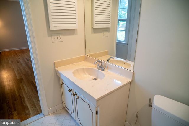 5012 LARNO DR, Alexandria, VA 22310