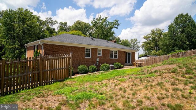 5012 LARNO DR, Alexandria, VA 22310