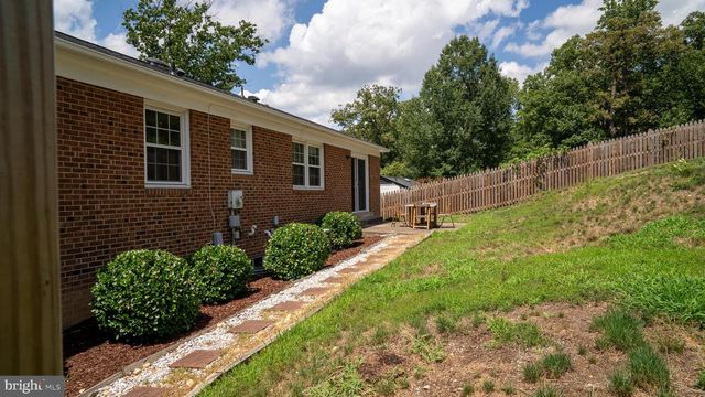 5012 LARNO DR, Alexandria, VA 22310