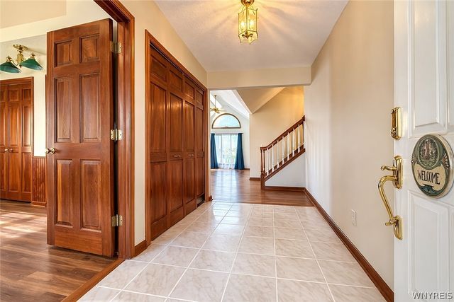 3226 East River Road, Grand Island, NY 14072