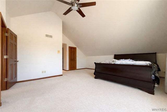 3226 East River Road, Grand Island, NY 14072