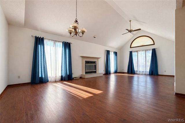 3226 East River Road, Grand Island, NY 14072