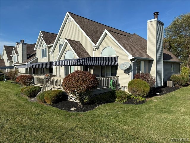 3226 East River Road, Grand Island, NY 14072