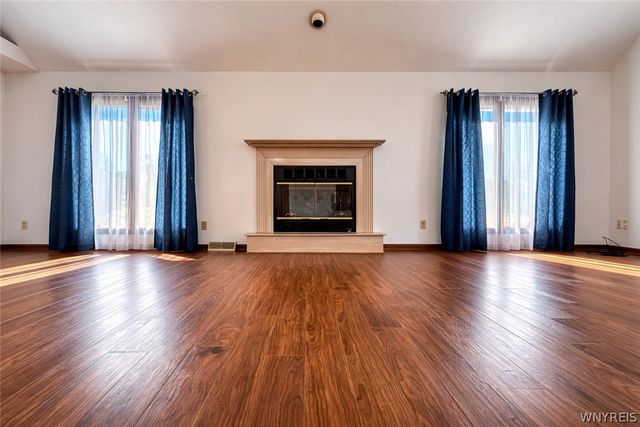 3226 East River Road, Grand Island, NY 14072