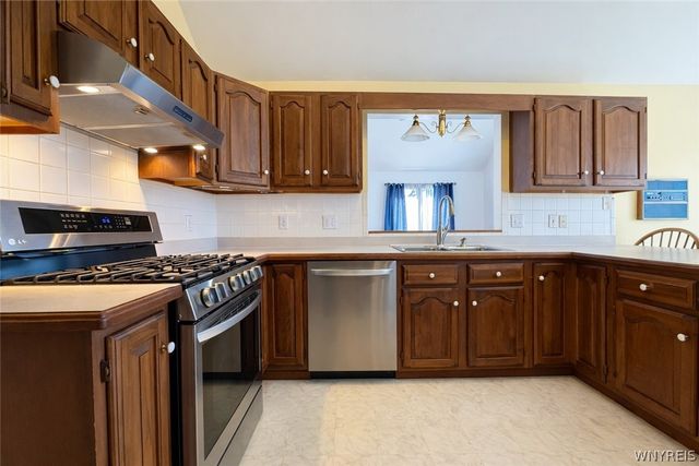 3226 East River Road, Grand Island, NY 14072