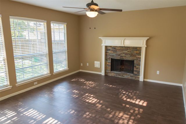 25727 Bearborough Drive, Spring, TX 77386