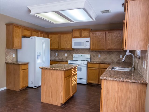 25727 Bearborough Drive, Spring, TX 77386