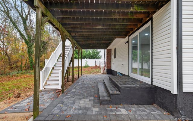 27 Claire Lane, Sayville, NY 11782