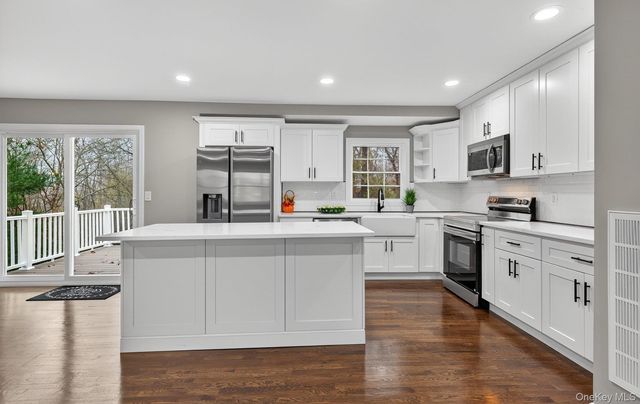 27 Claire Lane, Sayville, NY 11782