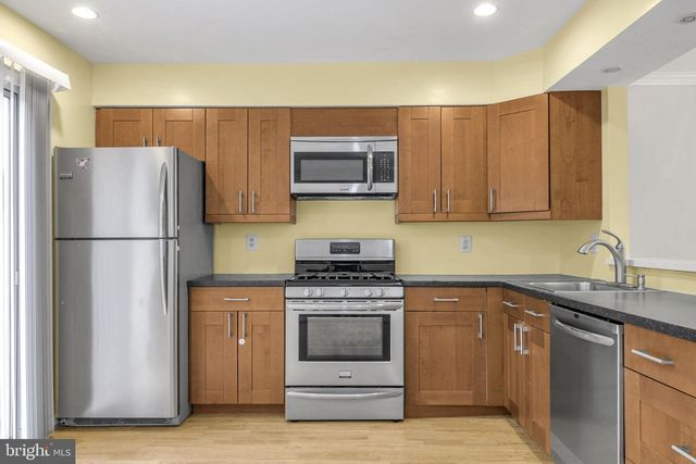 7222 LENSFIELD CT, Alexandria, VA 22315