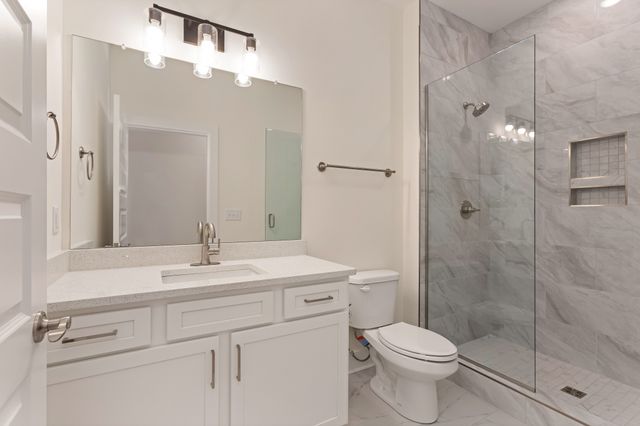 2048 Blackstone Drive, Hendersonville, TN 37075