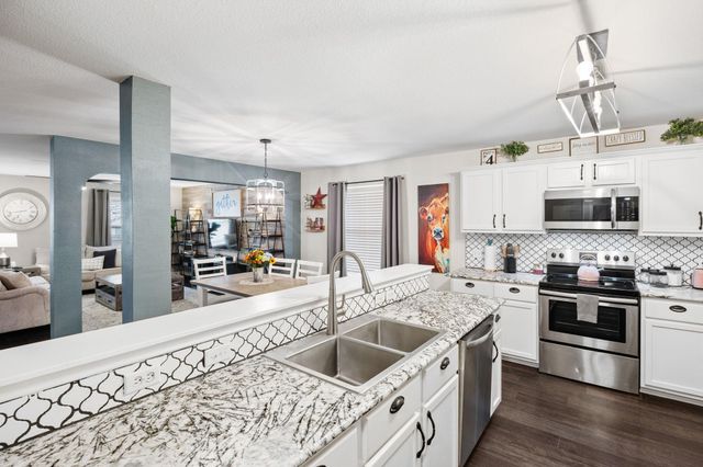 304 Old Peak RD, Georgetown, TX 78626