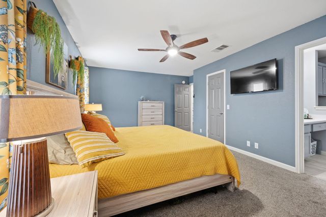 304 Old Peak RD, Georgetown, TX 78626