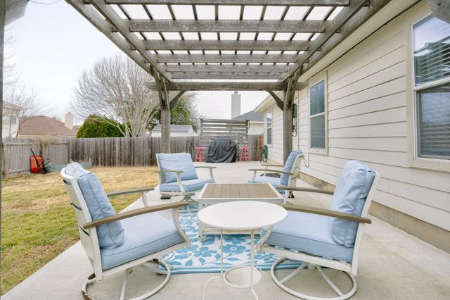 304 Old Peak RD, Georgetown, TX 78626