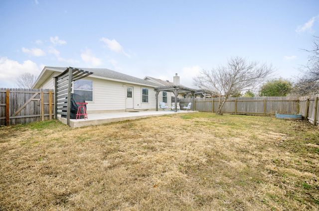 304 Old Peak RD, Georgetown, TX 78626