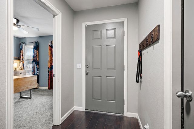 304 Old Peak RD, Georgetown, TX 78626