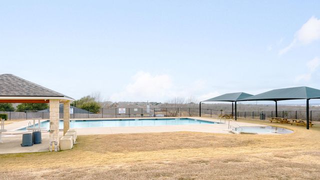 304 Old Peak RD, Georgetown, TX 78626