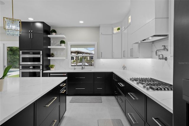 5018 S THE RIVIERA STREET, Tampa, FL 33609