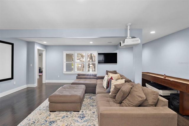 5018 S THE RIVIERA STREET, Tampa, FL 33609